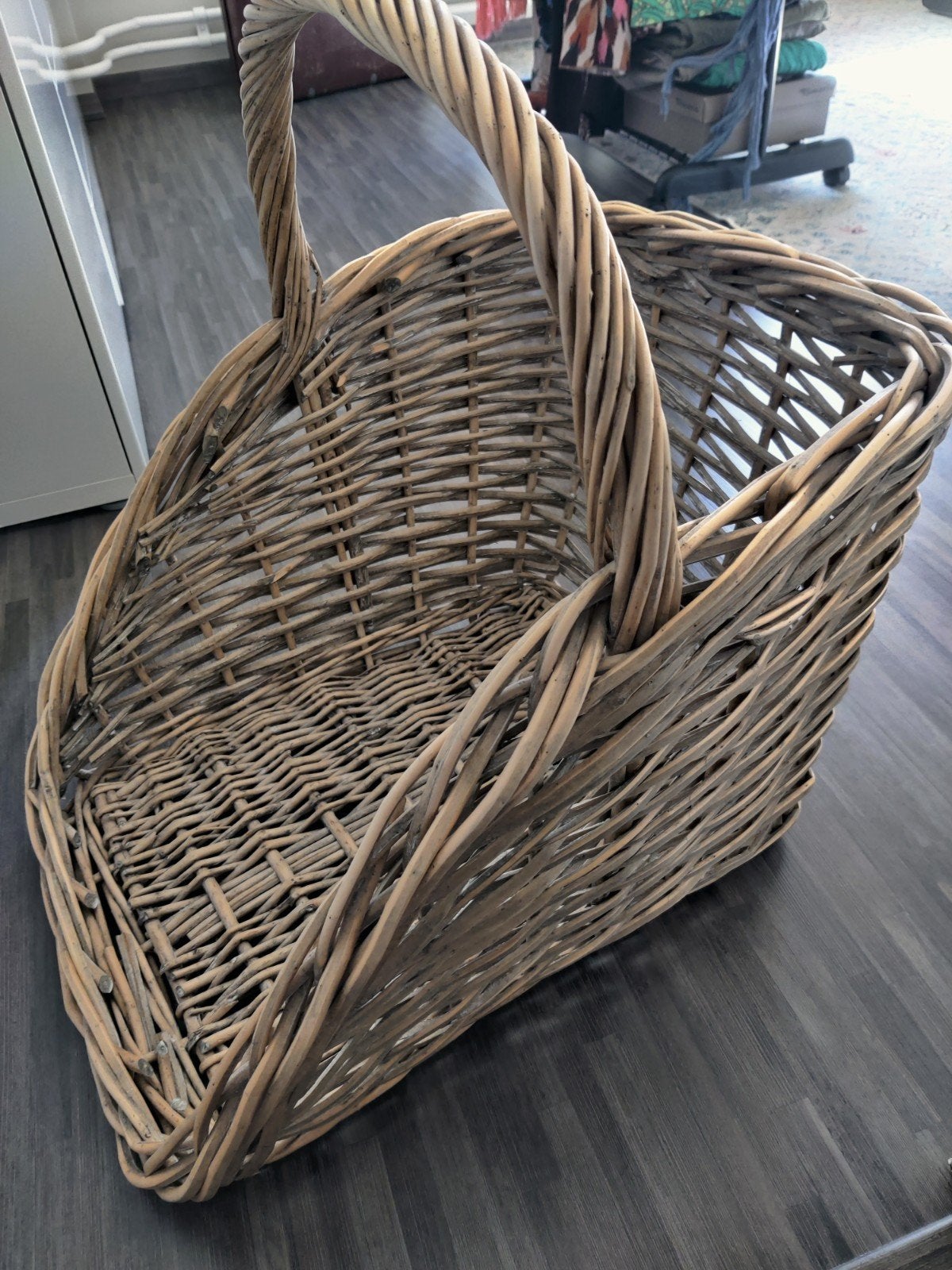 Rotan opbergmand, Huis en Inrichting, Woonaccessoires | Krantenbakken en Lectuurbakken, Ophalen, Met handvat, Natuurlijk materiaal