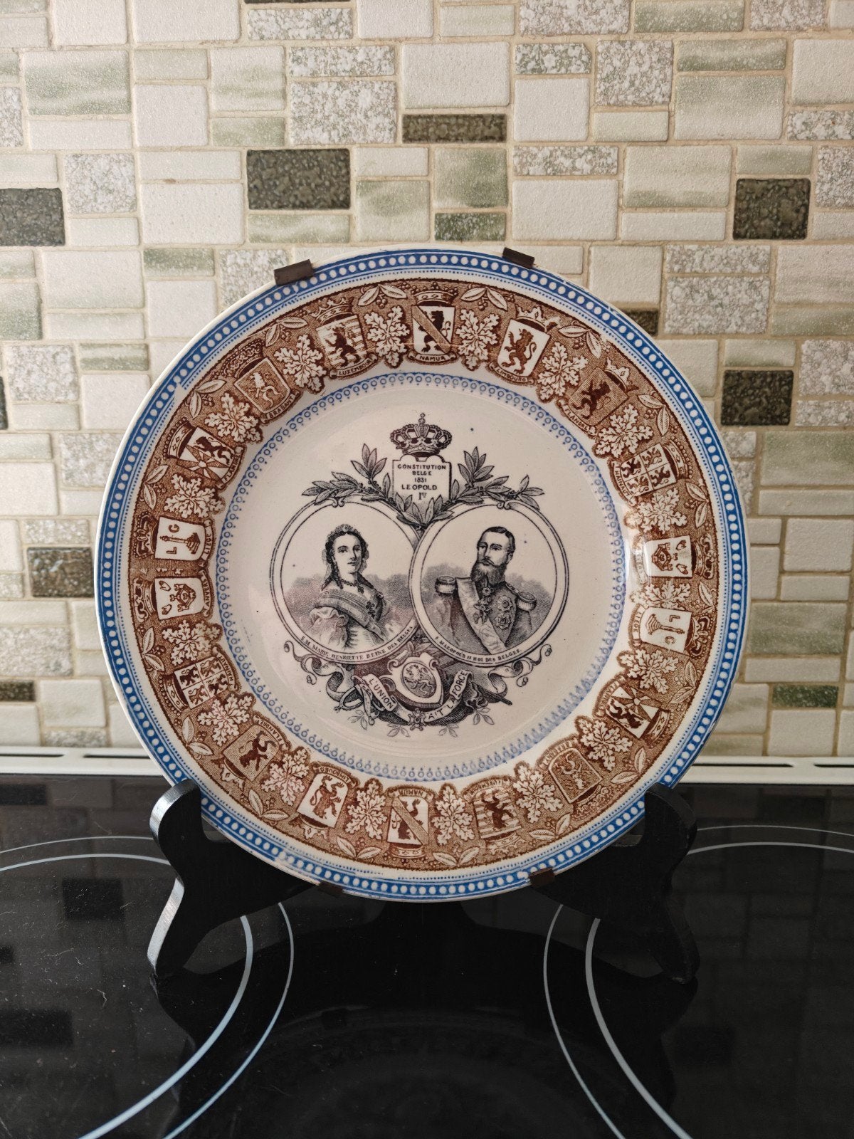 bord van de koning, Verzamelen, Koningshuis en Royalty, Ophalen of Verzenden, Zo goed als nieuw, Servies