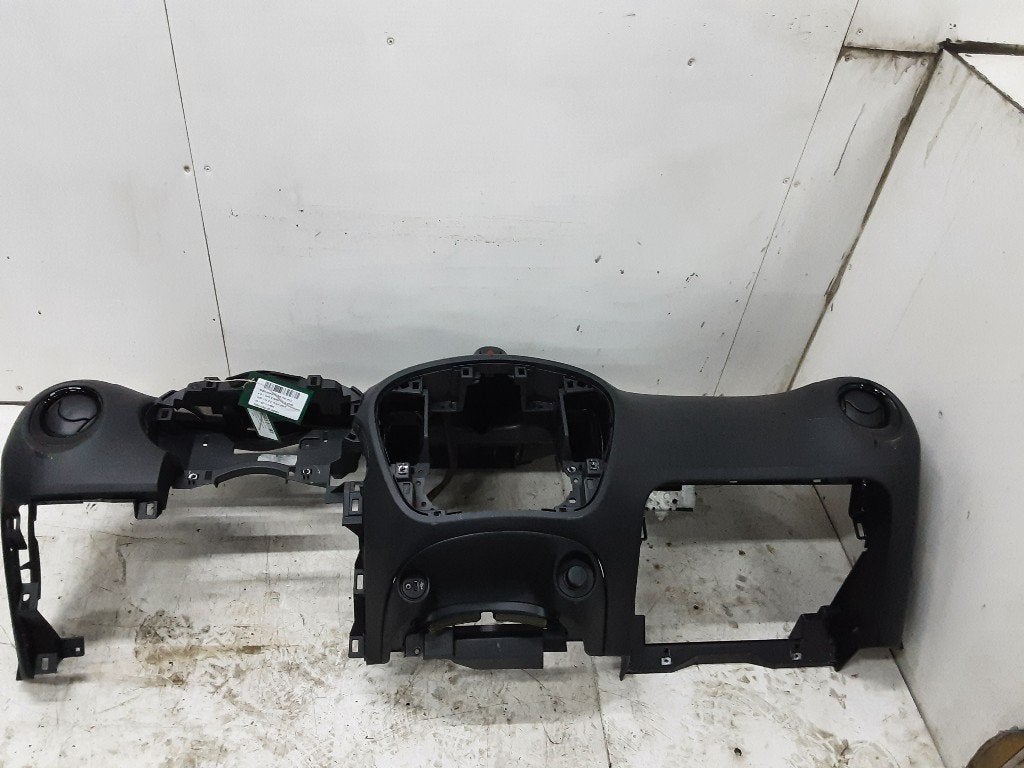 DASHBOARD Nissan Juke (F15) (01-2010/12-2019), Gebruikt, Germany@nissan-services.eu, Kronenweg 38
50389  Wesseling, DE, Nissan