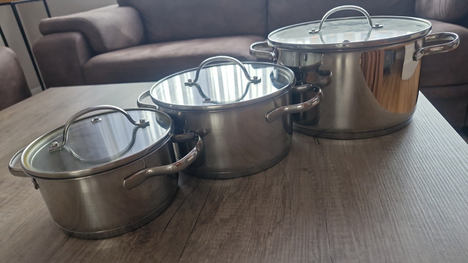 3 kookpotten, Ophalen