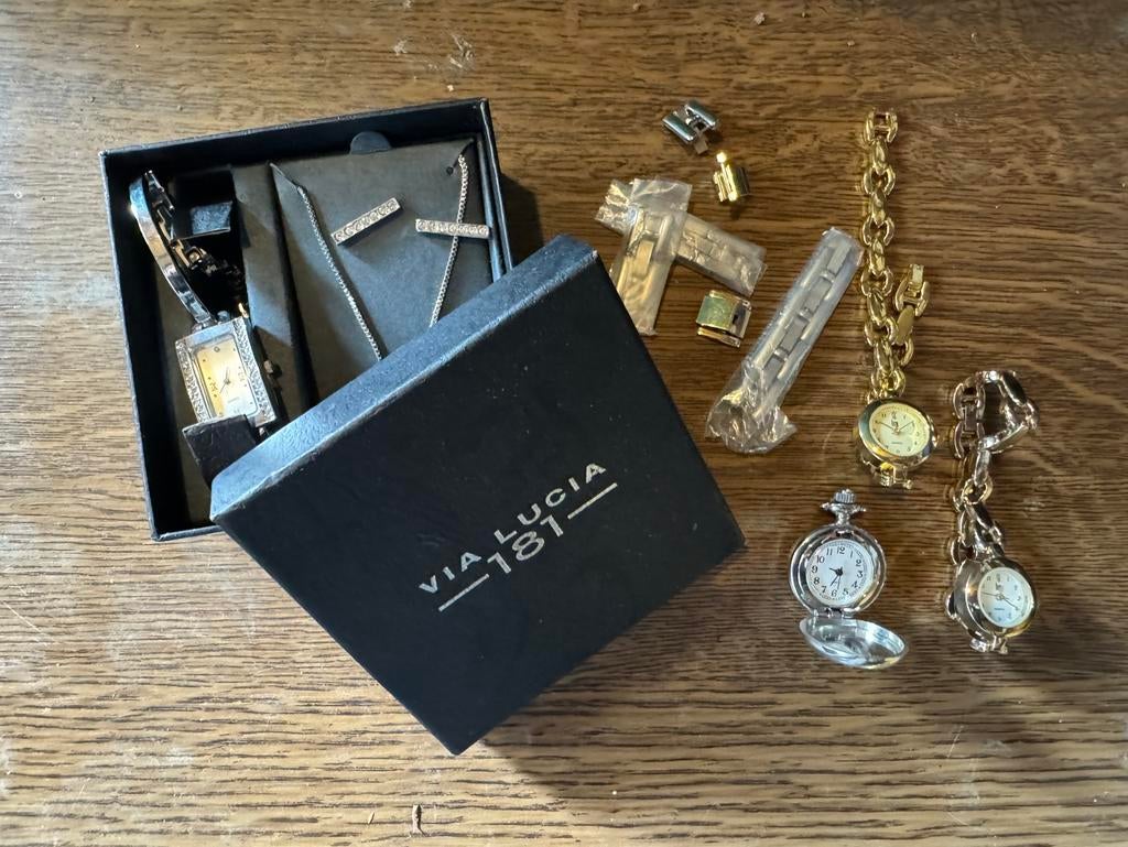 Lot horloges en zakhorloge, Handtassen en Accessoires, Horloges | Dames, Ophalen of Verzenden, Zo goed als nieuw, Zakhorloge