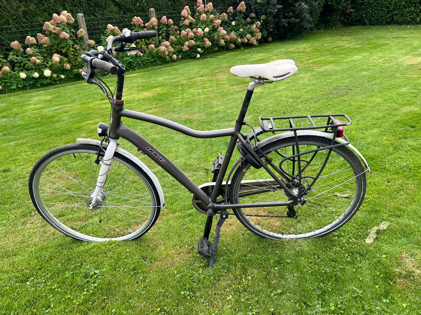 Herenfiets grijs witte zadel, Fietsen en Brommers, Ophalen, Gebruikt, Overige merken