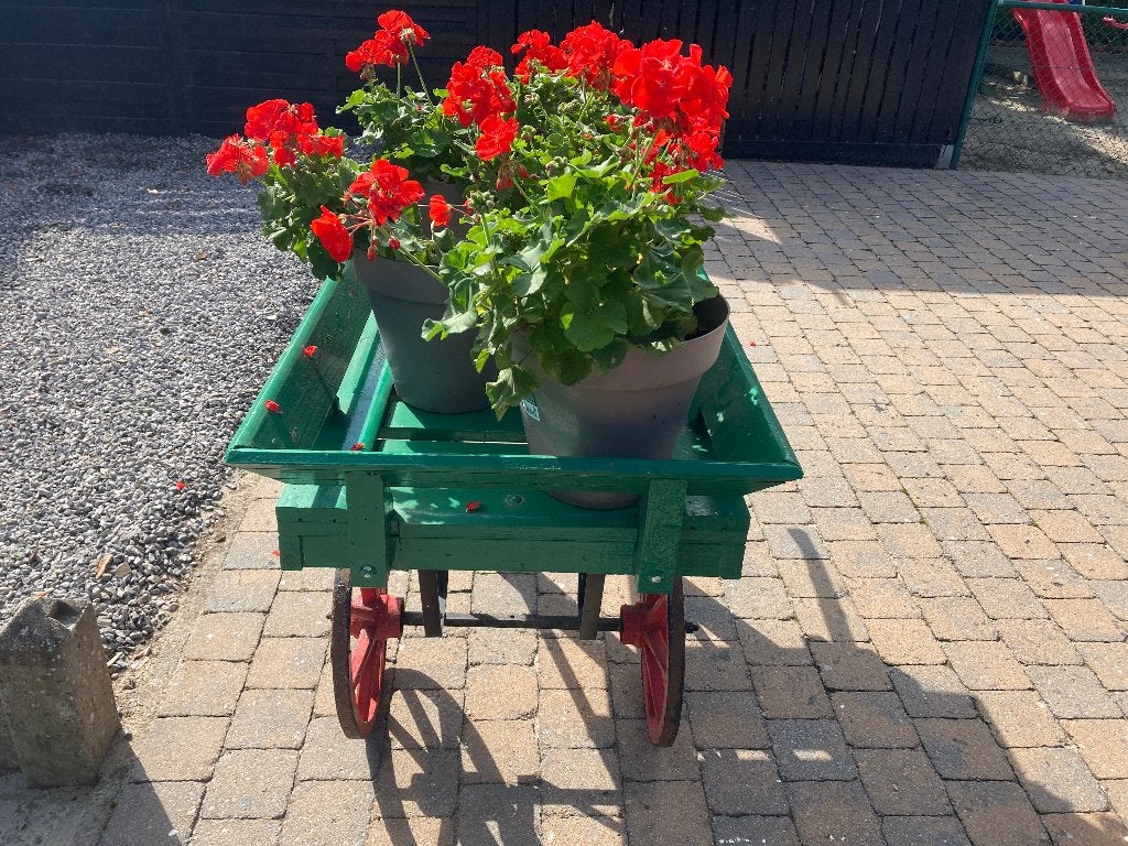 Antieke kar, bloembak, antieke wielen, Antiek en Kunst, Ophalen