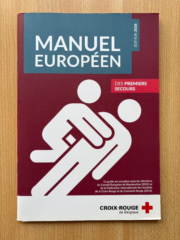 Lot 2 boeken Eerste Hulp Rode Kruis 2018, Overige wetenschappen, Croix-Rouge de Belgique, Ophalen, Gelezen