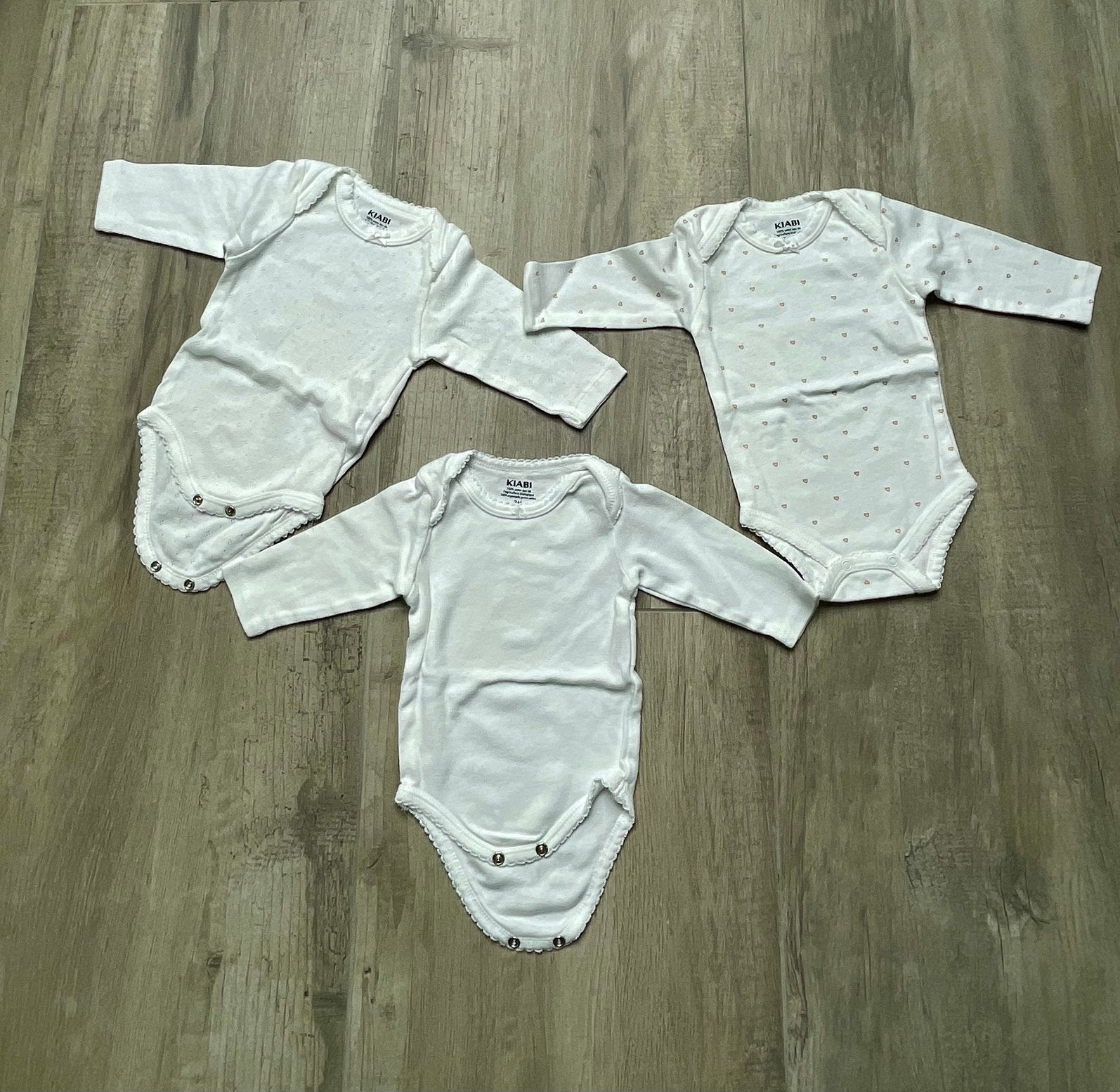 3 bodies filles 3 mois, Enfants & Bébés, Enlèvement ou Envoi, Comme neuf, Fille, Vêtements de nuit ou Sous-vêtements
