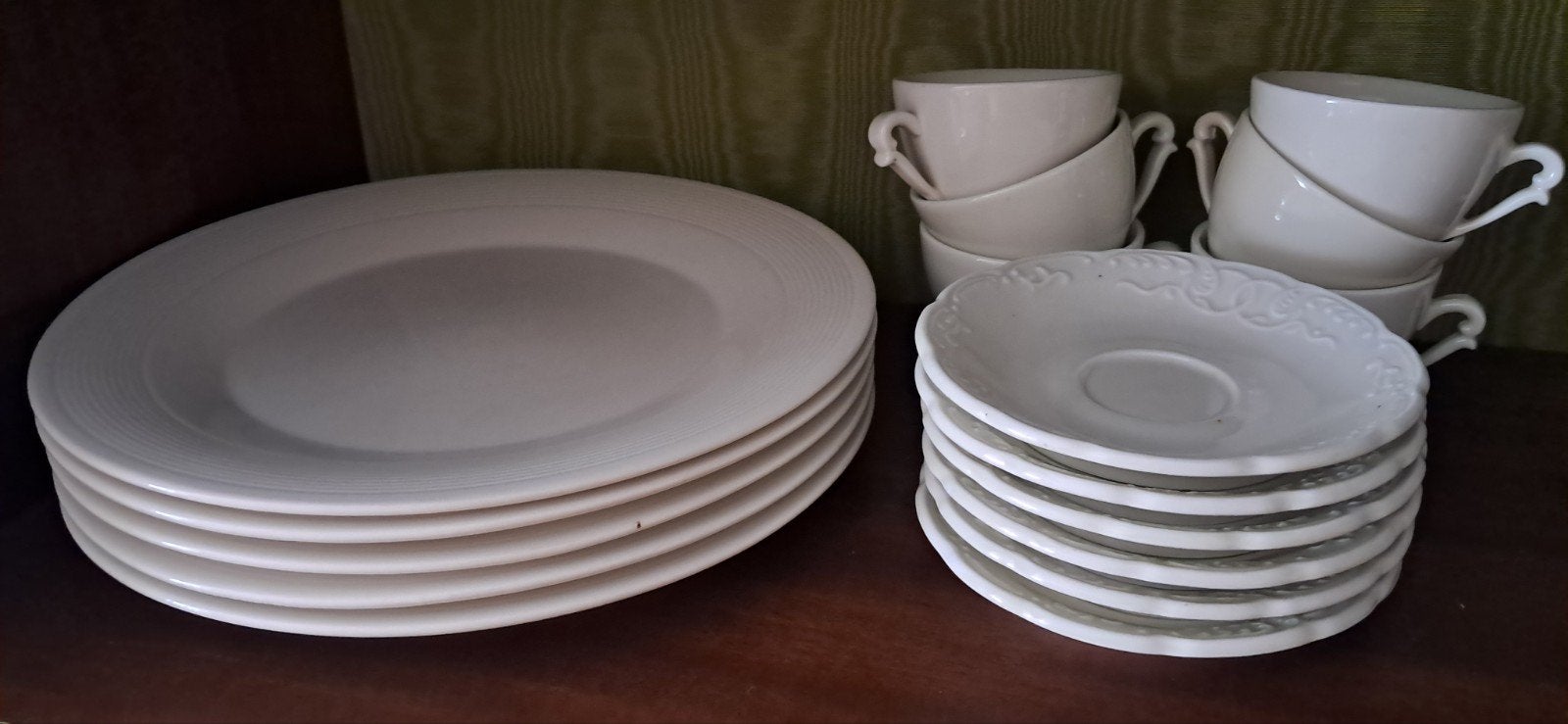 Ustensiles de maison - 5 assiettes, 6 sacs et soucoupes, Enlèvement