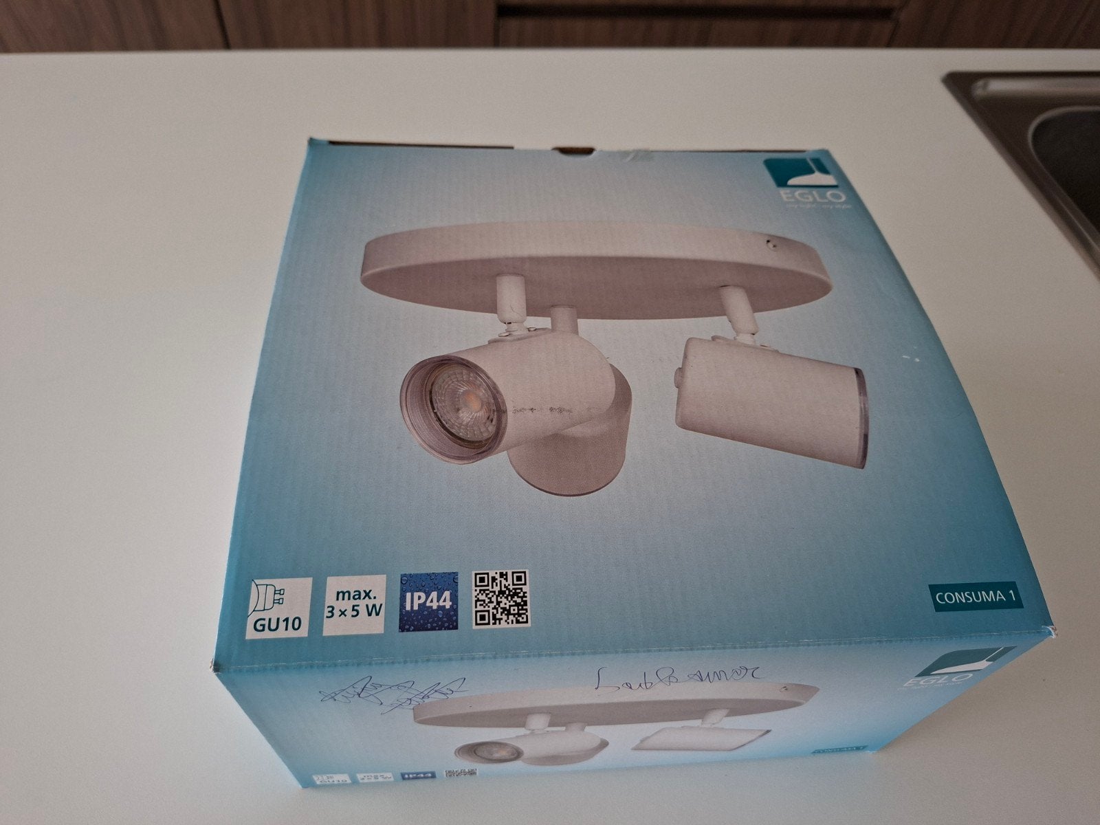 Nieuwe spot voor badkamer, Enlèvement
