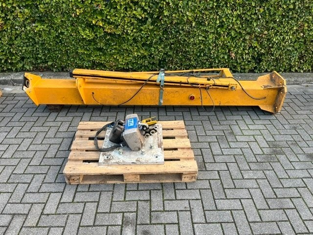 abus zwenkkraan met takel, Ophalen