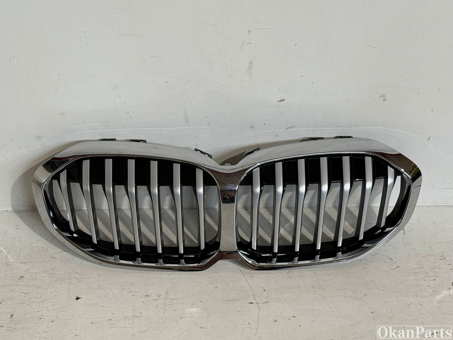 BMW 1-Serie F40 F41 Grille Nieren, Petuelring 130
80788  Munich, DE, Gebruikt, Voor, Info@bmw.de