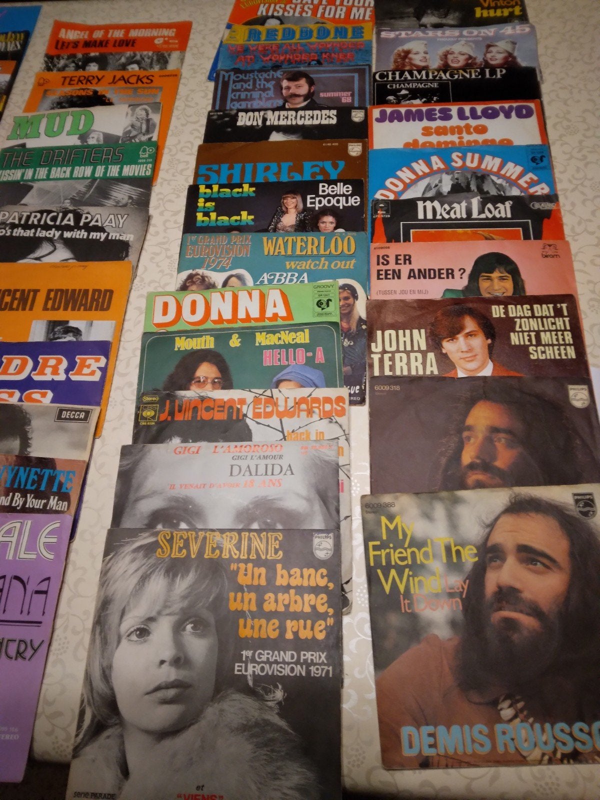 25 elpee's  en 66 singles, Ophalen