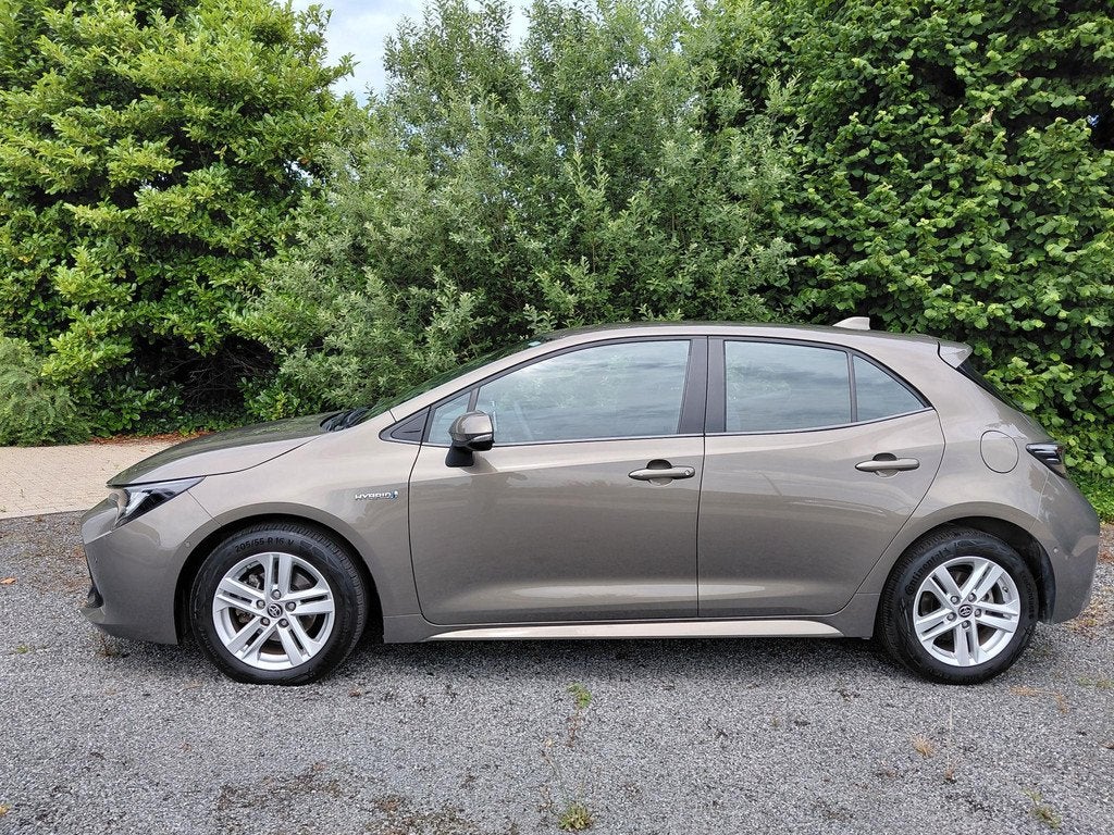 Toyota Corolla 1.8 Hybrid Dynamic e-CVT, Gebruikt, 750 kg, https://public.car-pass.be/vhr/a2e4fd7a-18ac-4eb3-8e7e-eba9298c1897