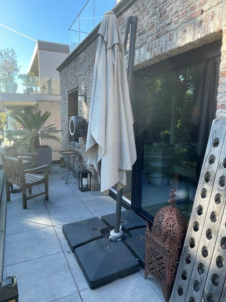 Zweefparasol 200x300cm - Taupe + voet en beschermdoek, Tuin en Terras, Kantelbaar, 2 tot 3 meter, Ophalen of Verzenden, Zweefparasol
