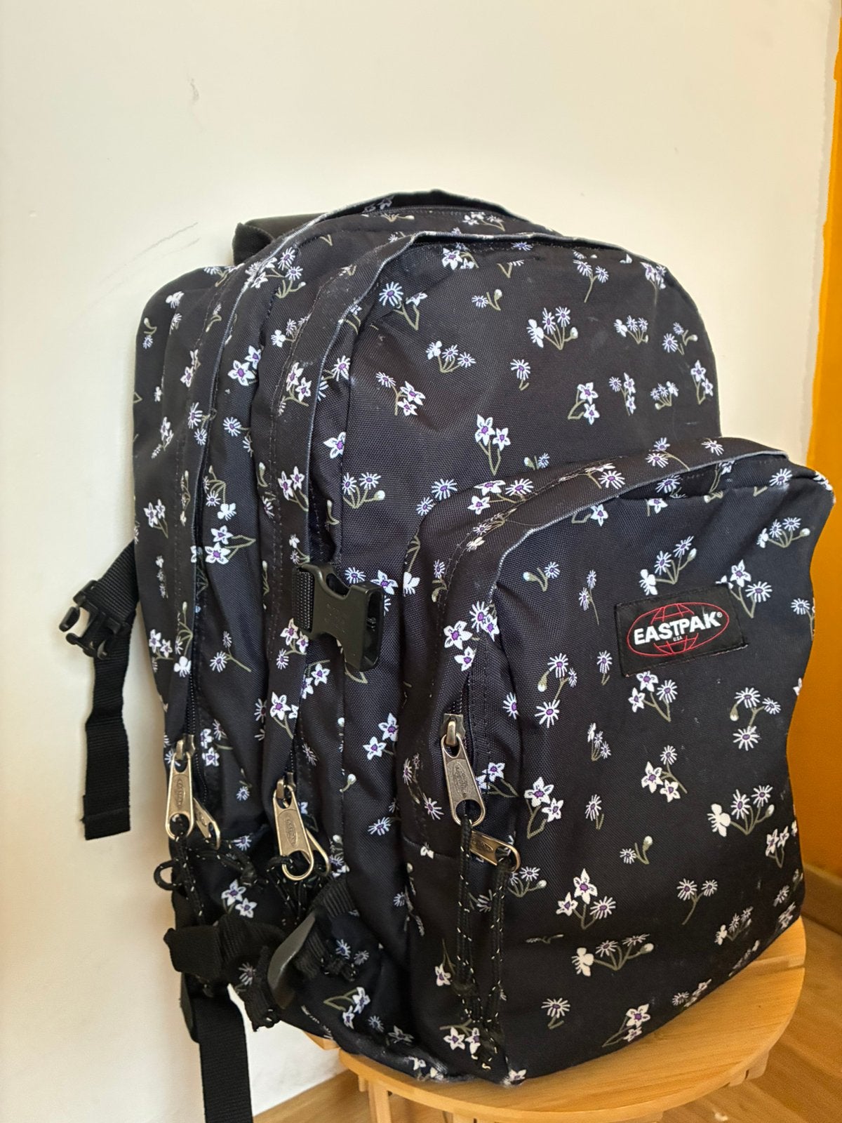 Boekentas/rugzak Eastpak, Handtassen en Accessoires, Tassen | Schooltassen, Rugtas, Zwart, 40 tot 50 cm, Zo goed als nieuw