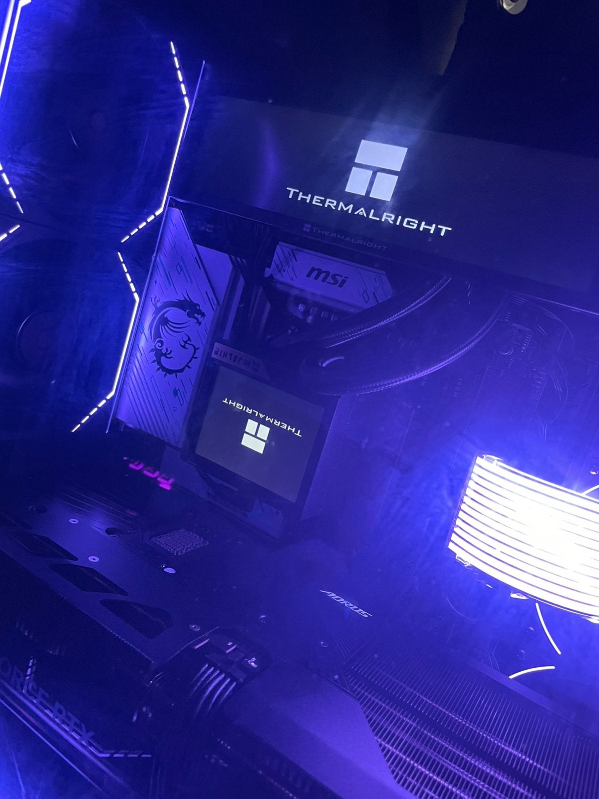 AMD Ryzen 7800x3d, Computers en Software, Zo goed als nieuw, AMD Ryzen 7, 4 Ghz of meer, Am5