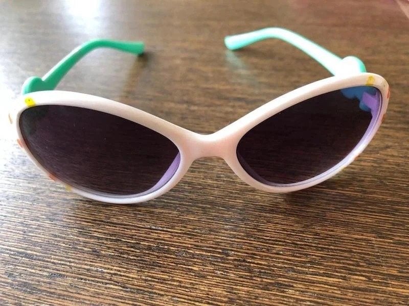 Lunettes de soleil pour enfant, 3/4 ans, Enfants & Bébés, Enlèvement ou Envoi, Utilisé
