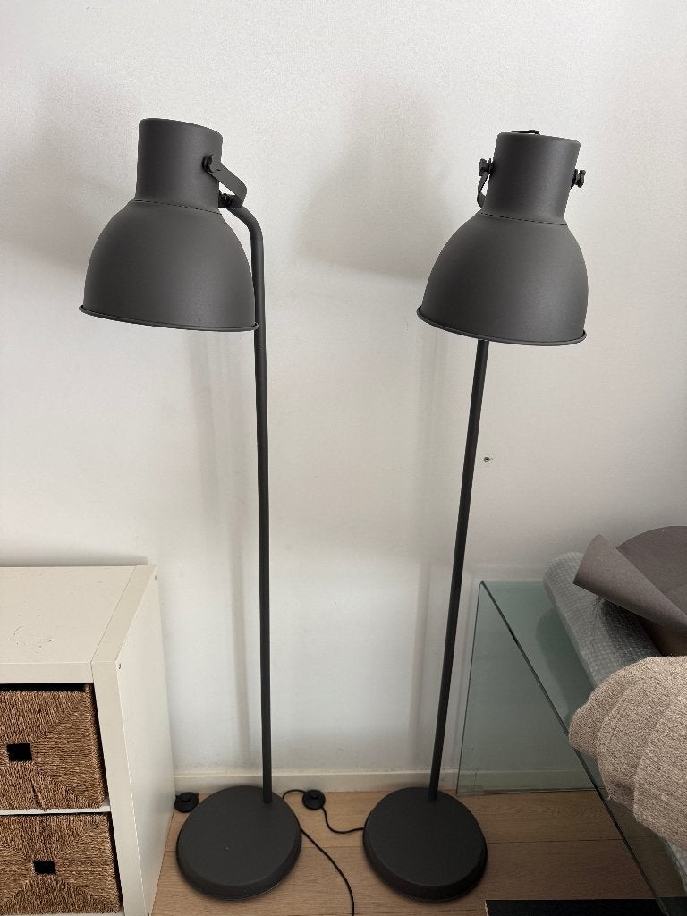 2 Grote Staanlampen : Indus Design., Comme neuf, E27 (grand), Métal, Industrial Design