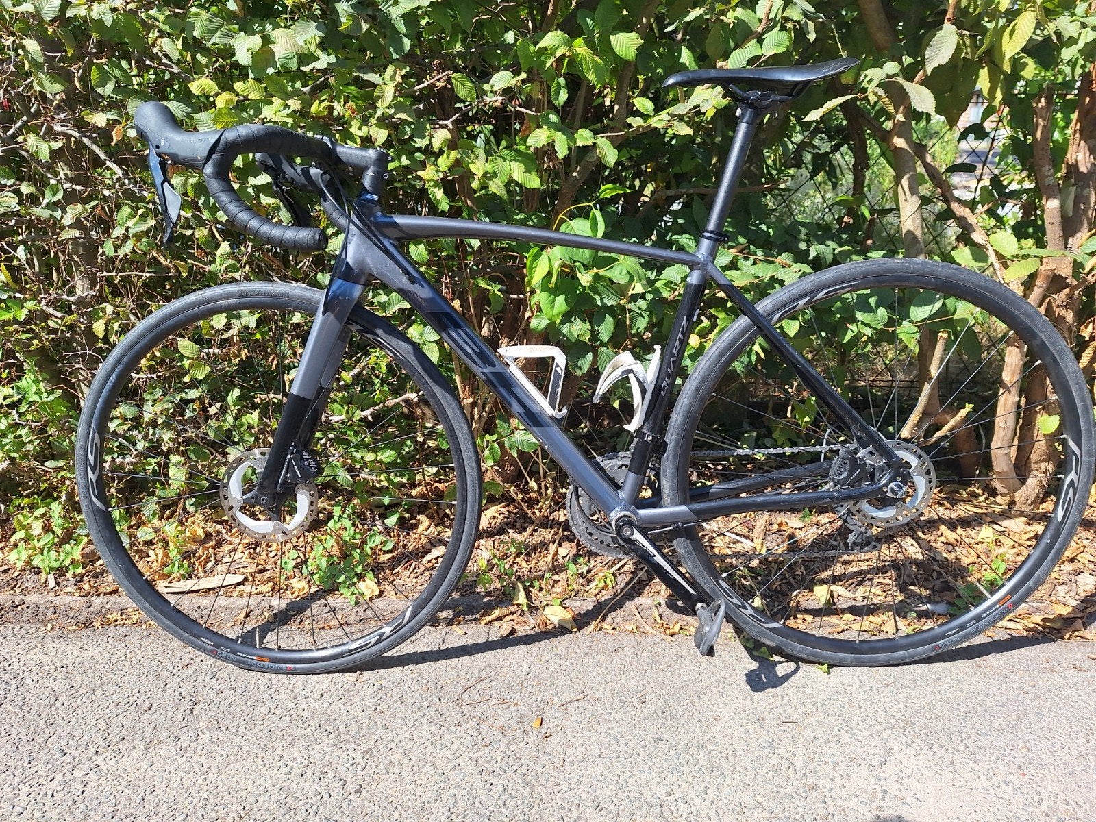 koersfiets BH maat small - medium, Vélos & Vélomoteurs, Vélos | Vélos de course, Comme neuf, Autres marques, Plus de 20 vitesses