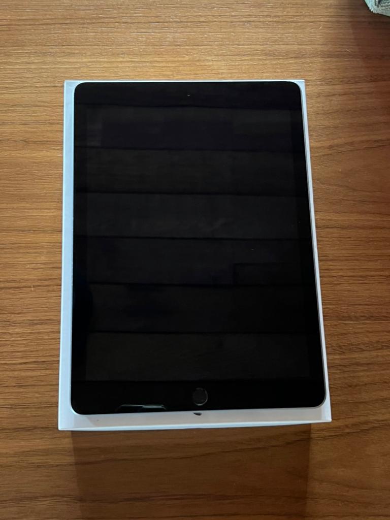 Ipad Apple  6de Generatie. Goede staat! Prijs bespreekbaar!, Computers en Software, Apple iPads, Ophalen, Gebruikt, 64 GB