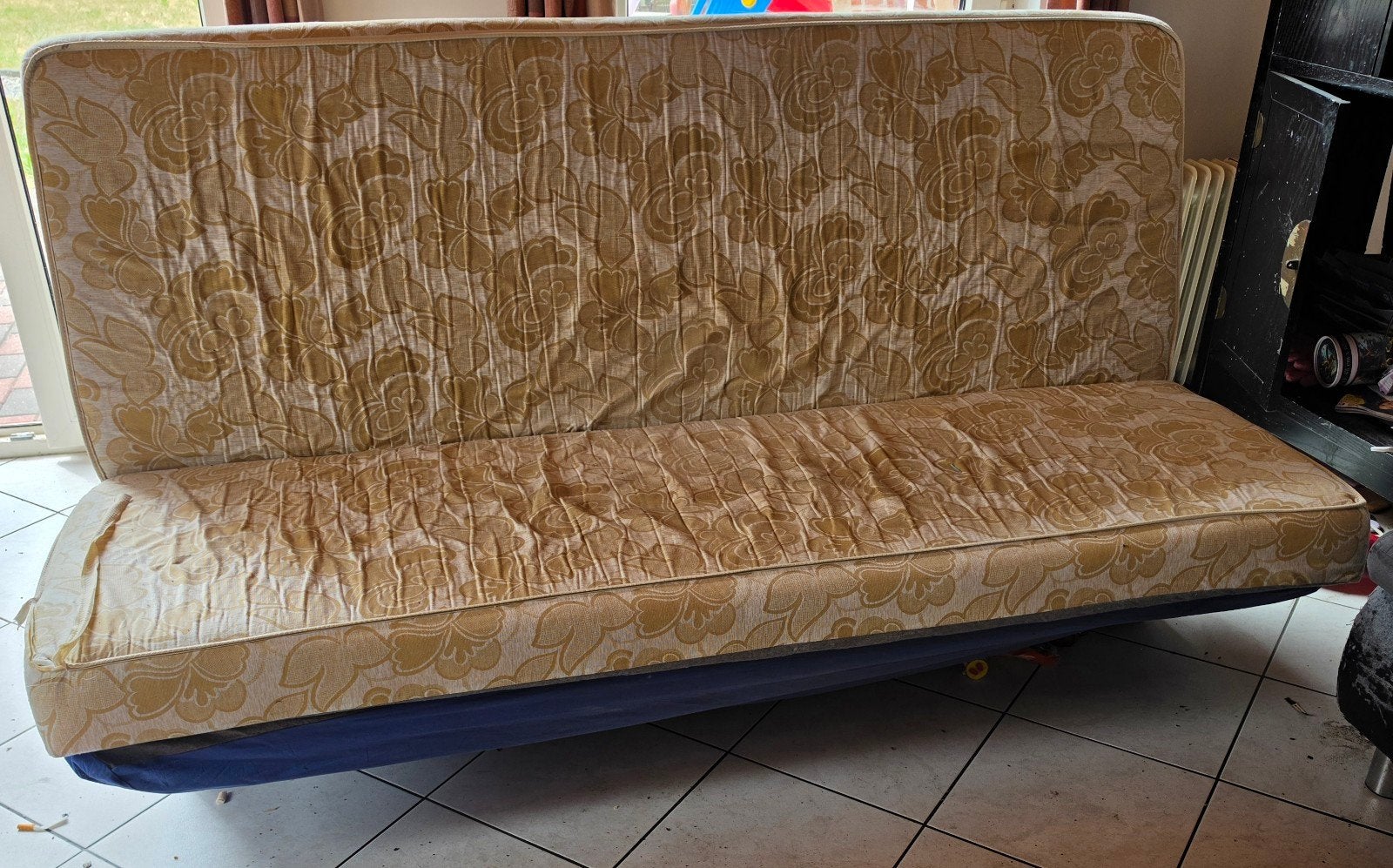 divan lit manque la housse 60€. 0478-28.75.33 pos. livraison, Maison & Meubles, Enlèvement
