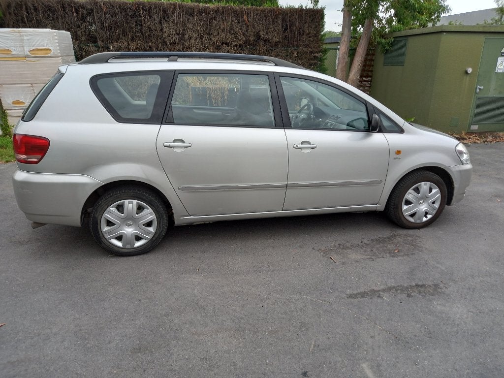 Toyota avensis verso, Autos, Argent ou Gris, Avensis, Climatisation automatique, Alcantara