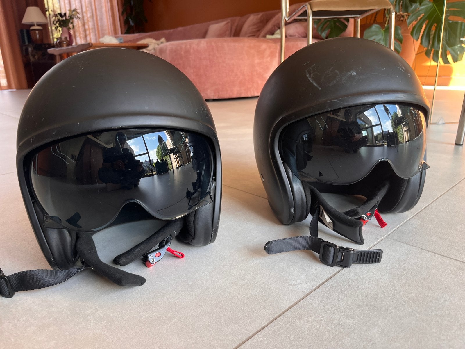 Brommer helm (2 stuks), Ophalen, Gebruikt, Medium