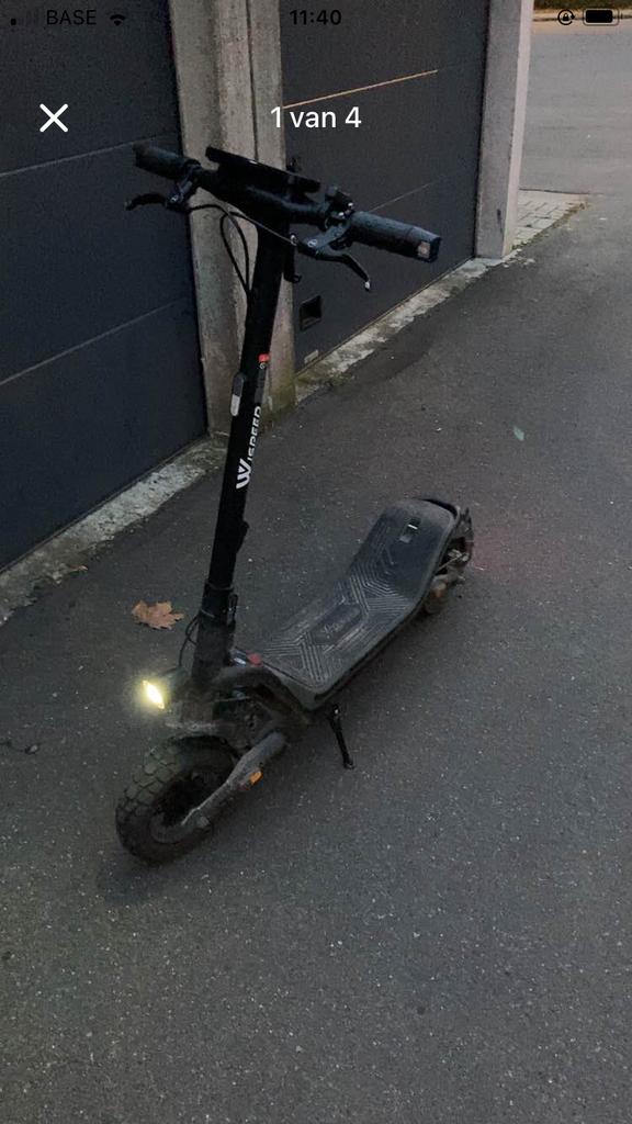 Elektrische step met lader, Fietsen en Brommers, Steps, Ophalen, Zo goed als nieuw