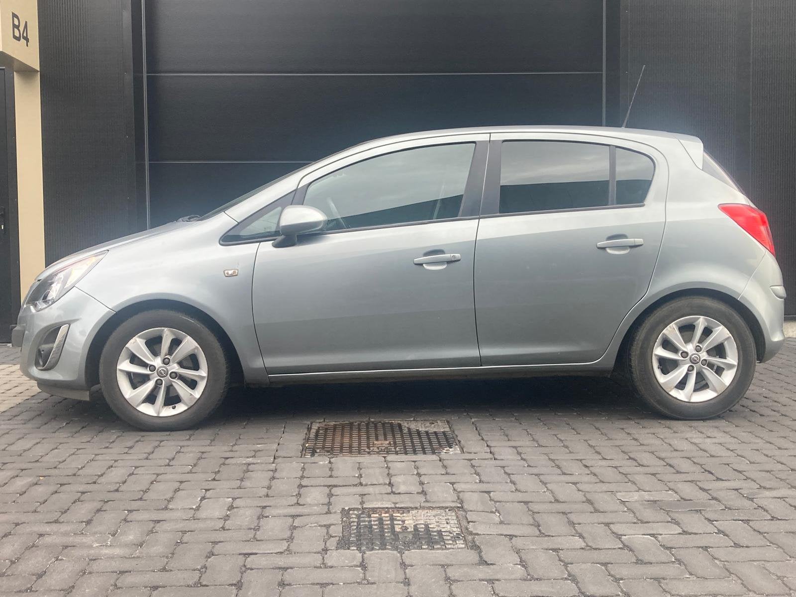 Opel Corsa 2014 Essence 75 000km Car-pass Carnet Clim Gps, Achat, Entreprise, Boîte manuelle, 5 portes