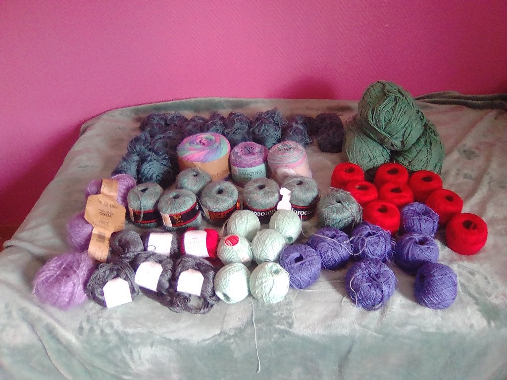 Lot 50 pelotes de laine neuves pour ouvrages +/- 5kgs, Hobby & Loisirs créatifs, Enlèvement ou Envoi, Neuf