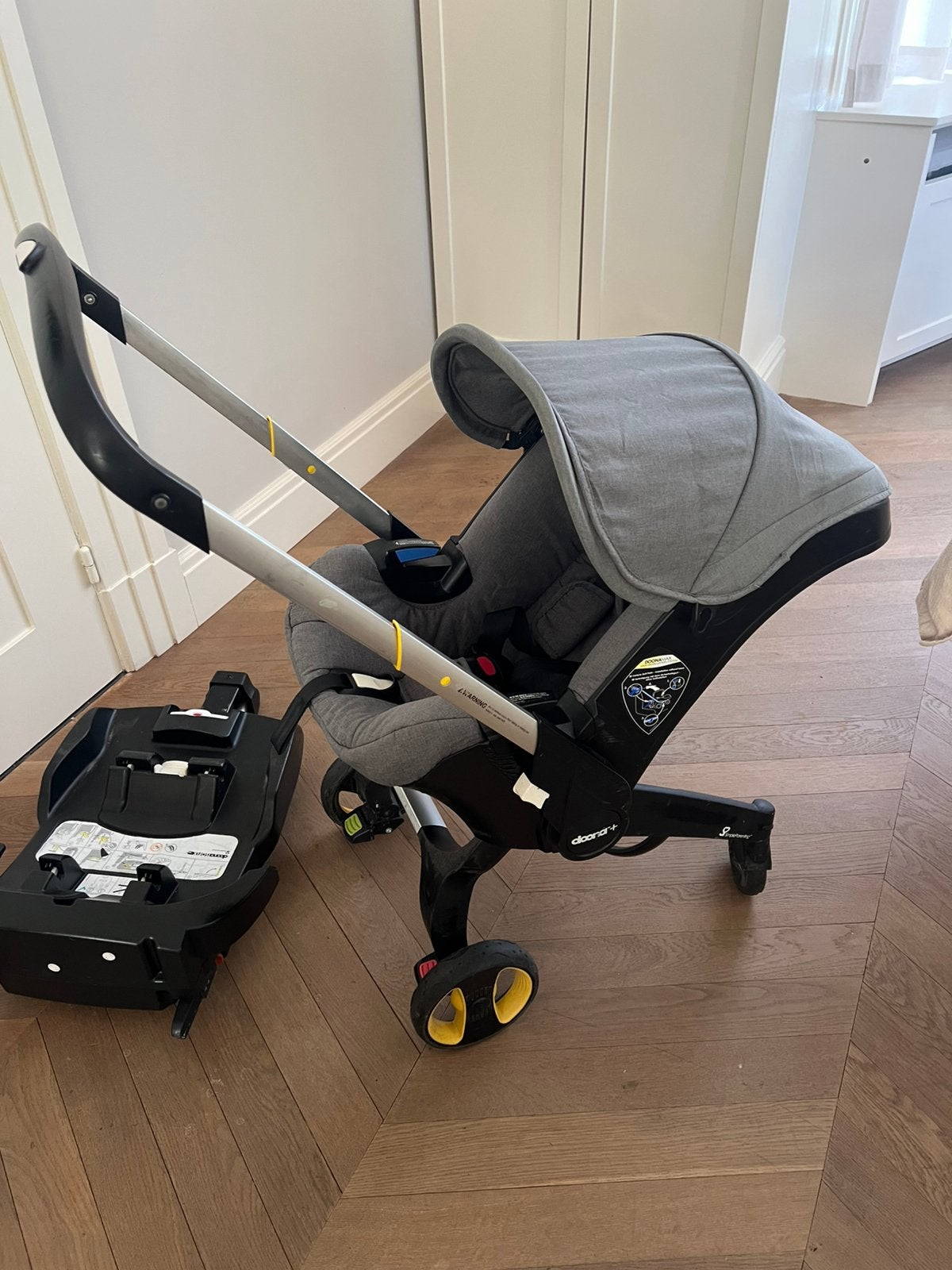 Doona+ met isofix, Kinderen en Baby's, Gebruikt, Combiwagen, Met autostoeltje, Ophalen
