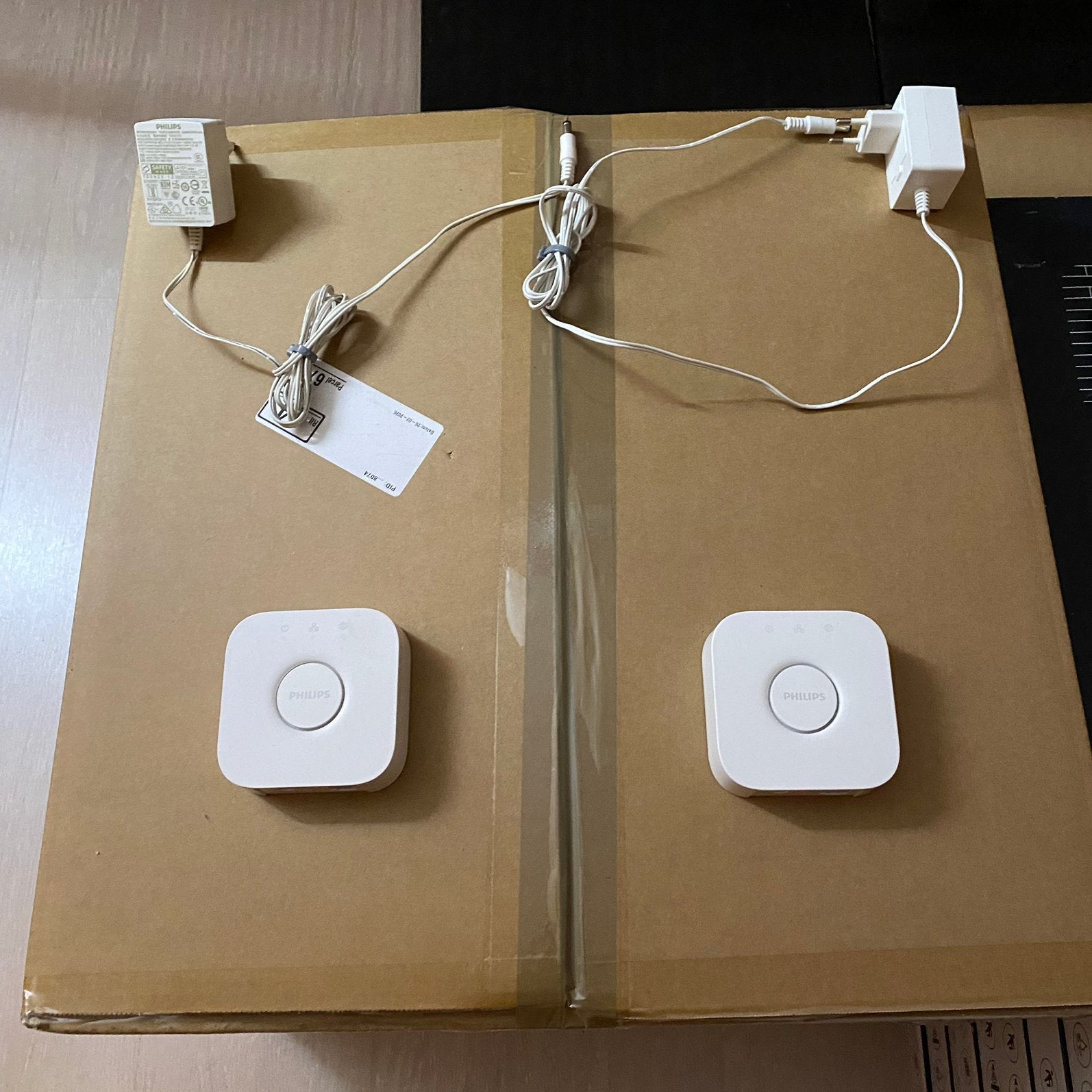 2stuks philips hue bridge, Ophalen, Zo goed als nieuw, Philips