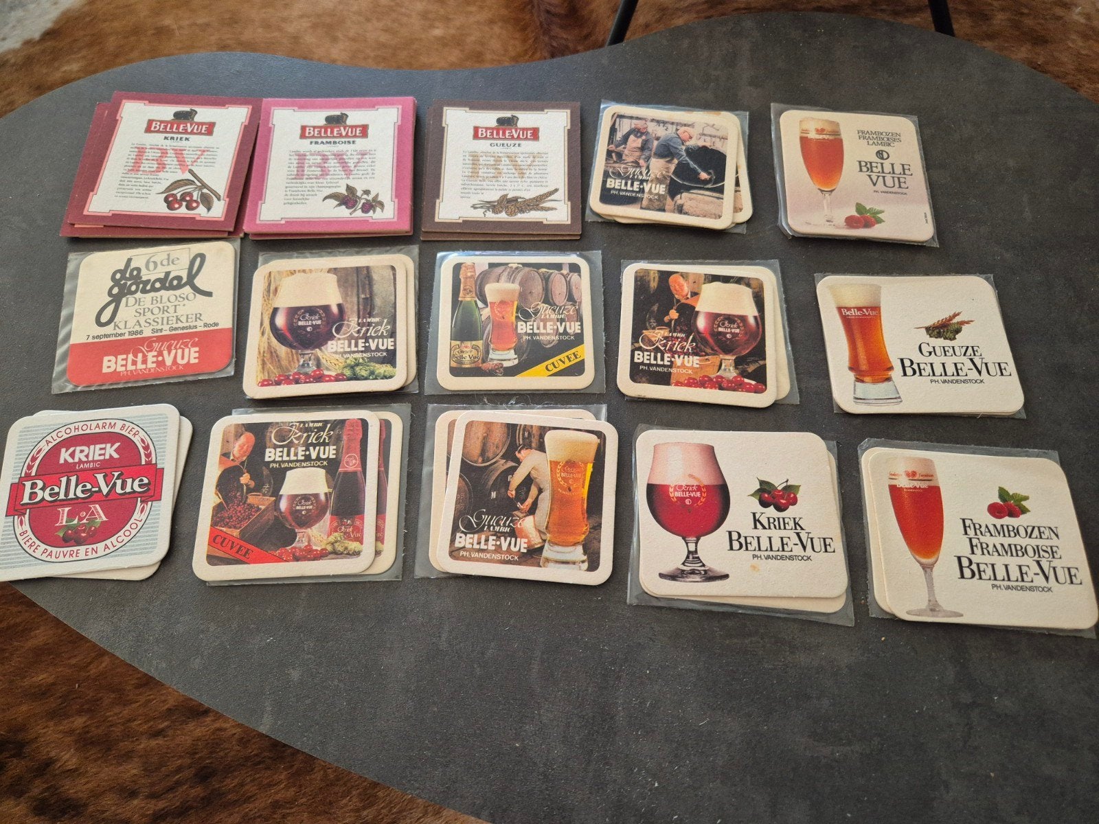 bierviltjes belle vue kriek st louis, Verzamelen, Ophalen of Verzenden, Viltje(s)