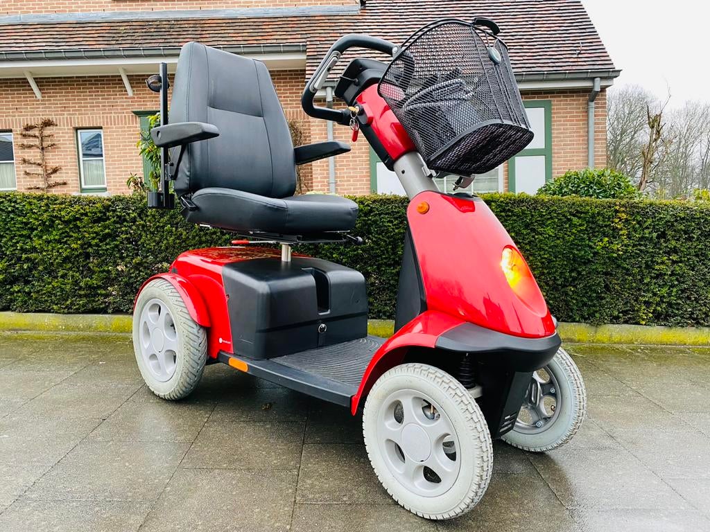 Scootmobiel TROPHY 6 4wiel Perfect staat invalide scooter, Diversen, Ophalen of Verzenden, Inklapbaar, Zo goed als nieuw, Elektrische rolstoel