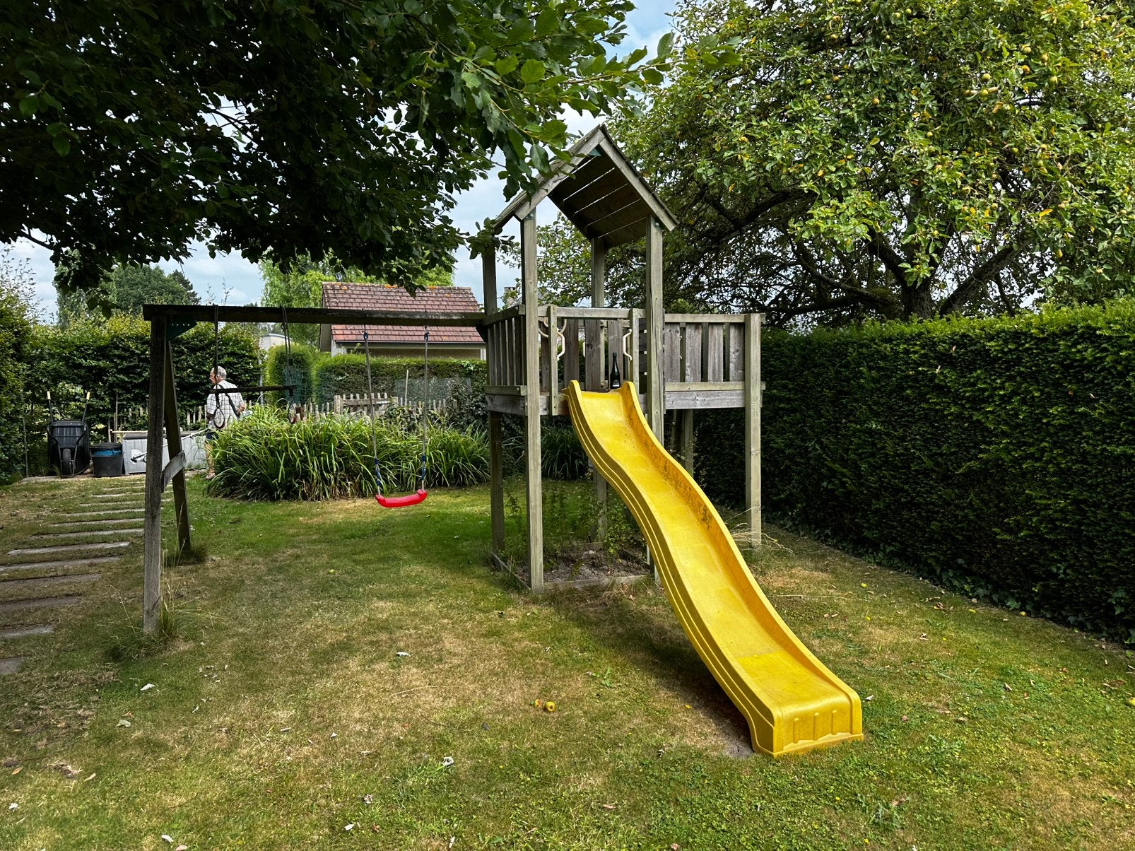 Houten speelhuis met glijbaan en schommel, Tuin en Terras, Ophalen, Blokhut, Zonder ramen, 250 tot 300 cm