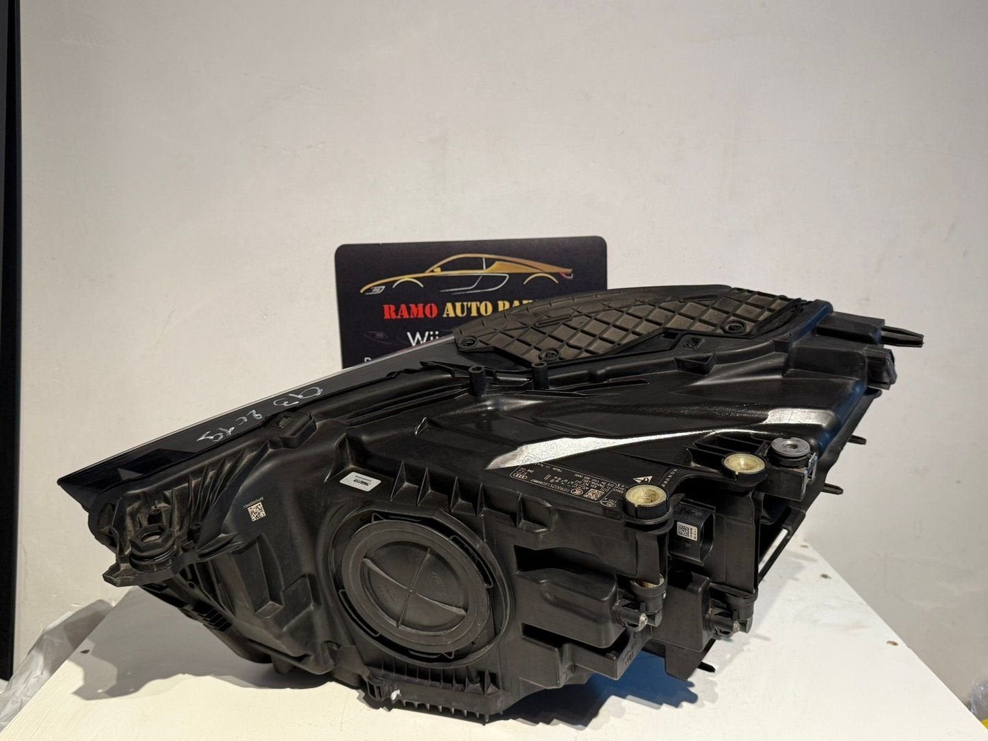 KOPLAMP AUDI Q3 83A F3 VOL LED RECHTS 83A941012, Autos : Pièces & Accessoires, -, 3 mois de garantie, Audi, Utilisé
