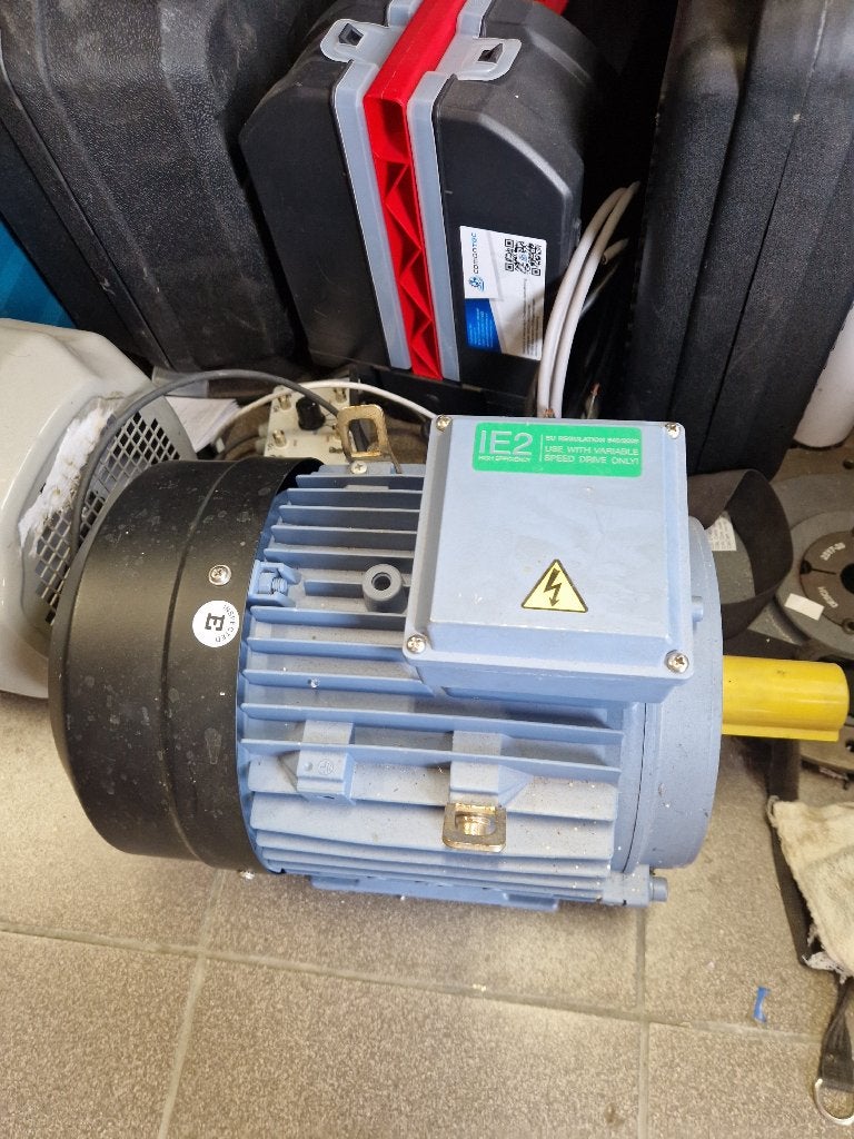 Elektromotor 7,5kW 3000tr/min (Lagers vervangen), Doe-het-zelf en Bouw, Ophalen, Zo goed als nieuw, Elektromotor, 1800 rpm of meer