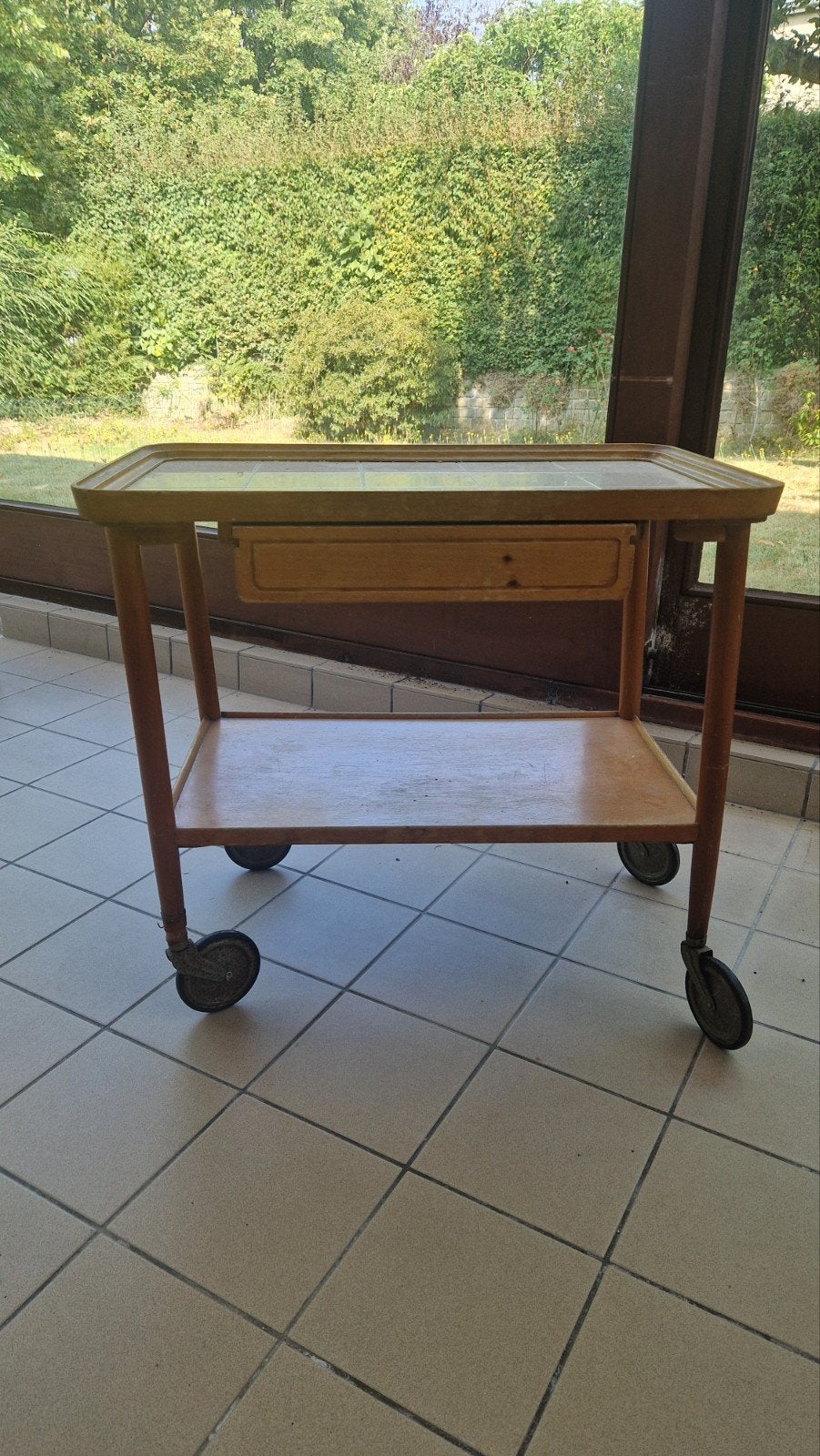 Desserte roulante vintage / Table d'appoint avec tiroir (ann, Enlèvement