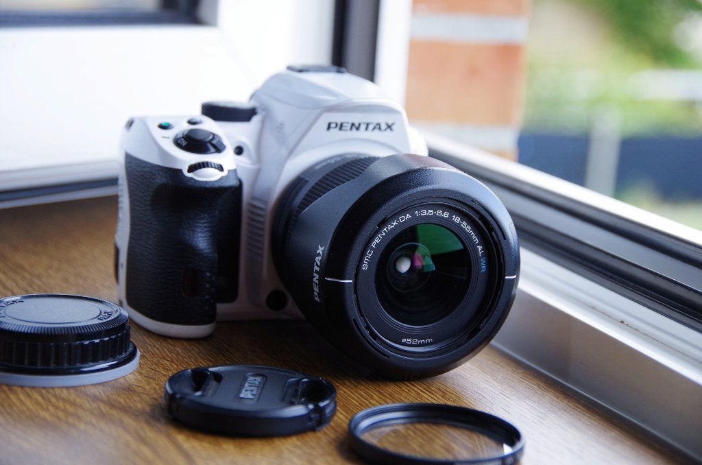 Kit caméra Pentax K-30, Enlèvement ou Envoi, 4 à 7 fois, Comme neuf, Pare-soleil