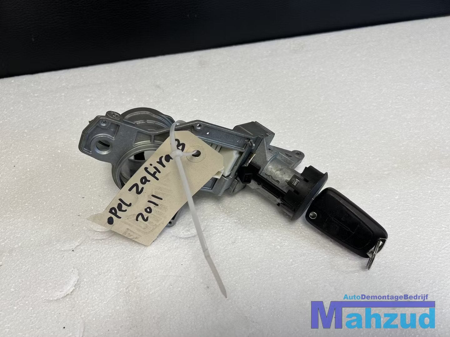OPEL ZAFIRA B contactslot met sleutel 2005-2011, Autos : Pièces & Accessoires, Opel Automobile GmbH, Opel, Bahnhofsplatz 1
65423  Russelsheim am Main, DE