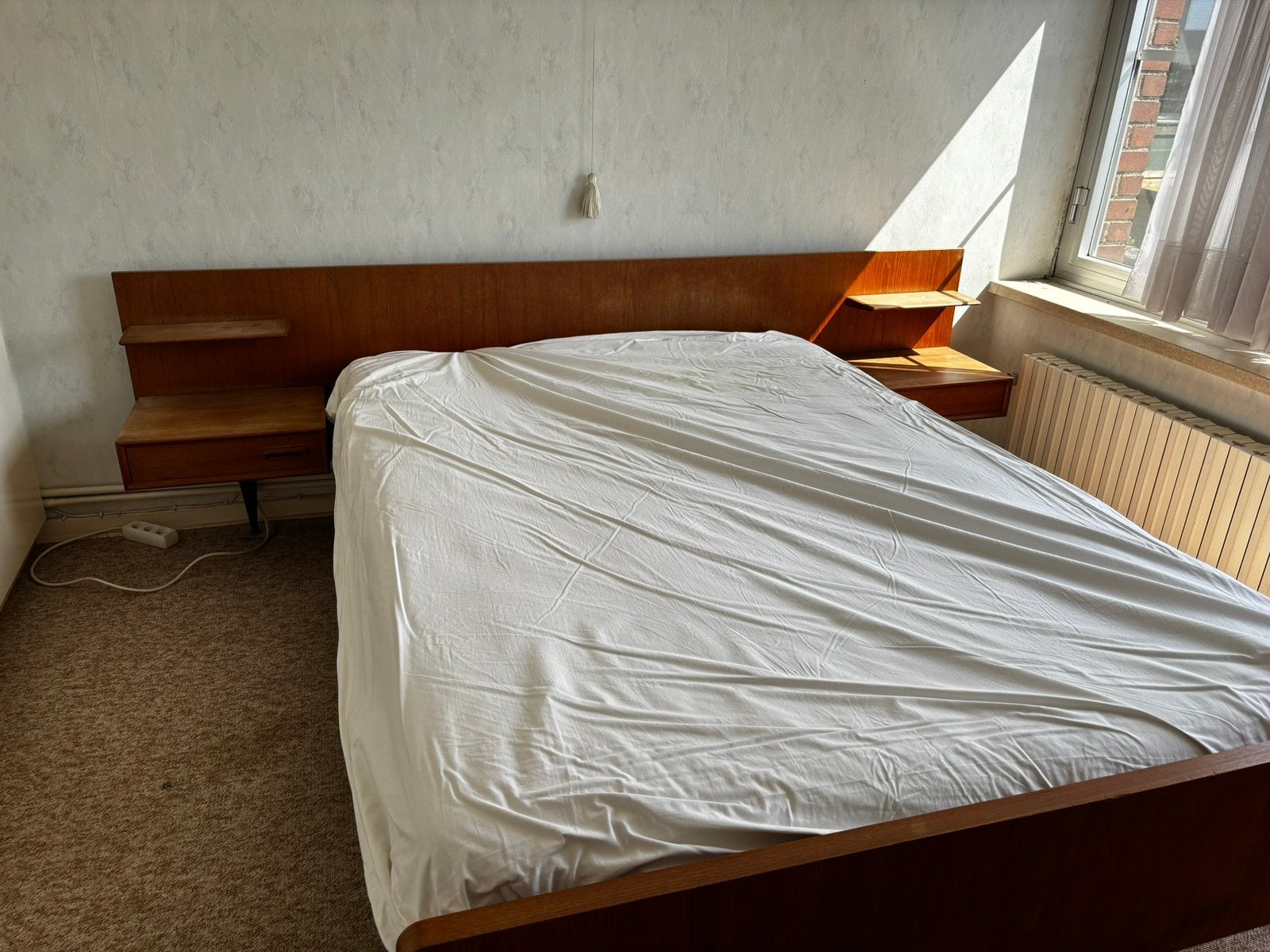 Le lit double vintage peut être récupéré gratuitement, Maison & Meubles, Enlèvement, Utilisé