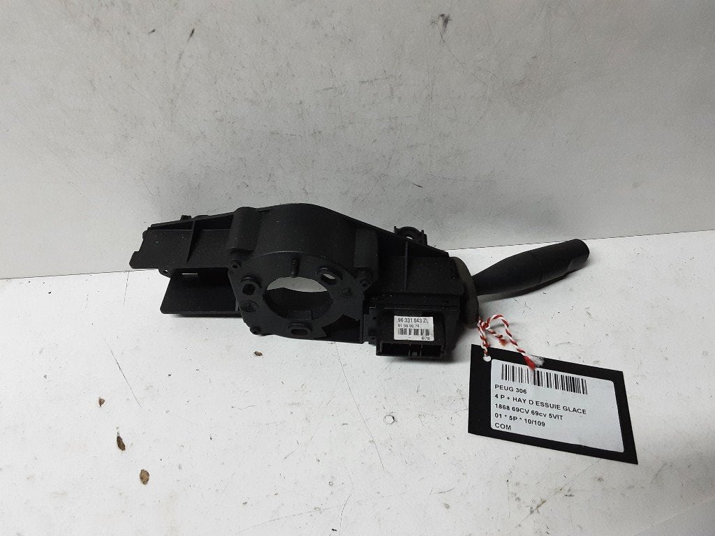 COMMUTATEUR Peugeot 306 (7A / C/S) (96331043ZL), Mevr. I. Hauben, Utilisé, Rue de l'Espoir 34 34
4030  GRIVEGNÉE, BE, Info@Collignon.be