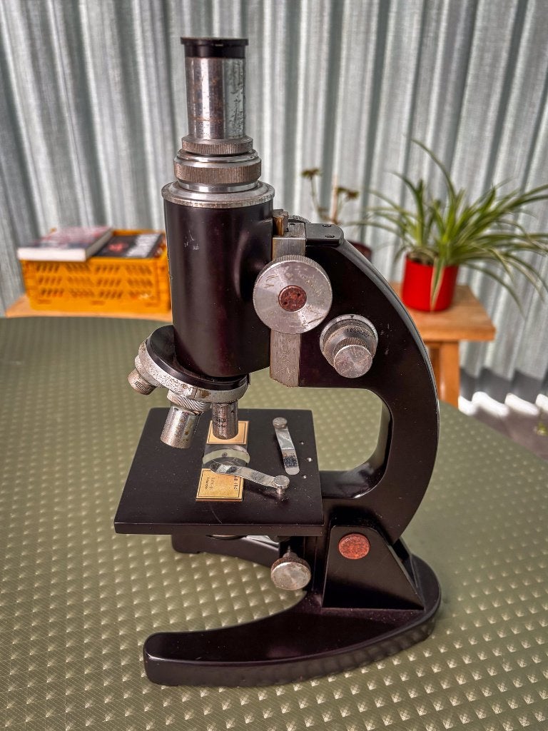 Microscope scolaire Meopta Tchécoslovaquie années 1950/60, Enlèvement ou Envoi