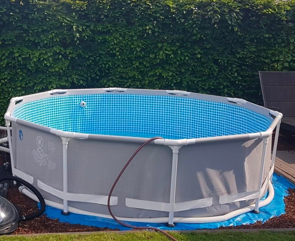 Intex zwembad, pomp en trap, Enlèvement, Échelle
