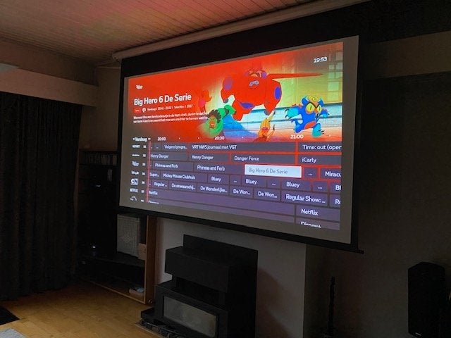 Elektrisch projectiescherm, Ophalen, Elektrisch, Zo goed als nieuw