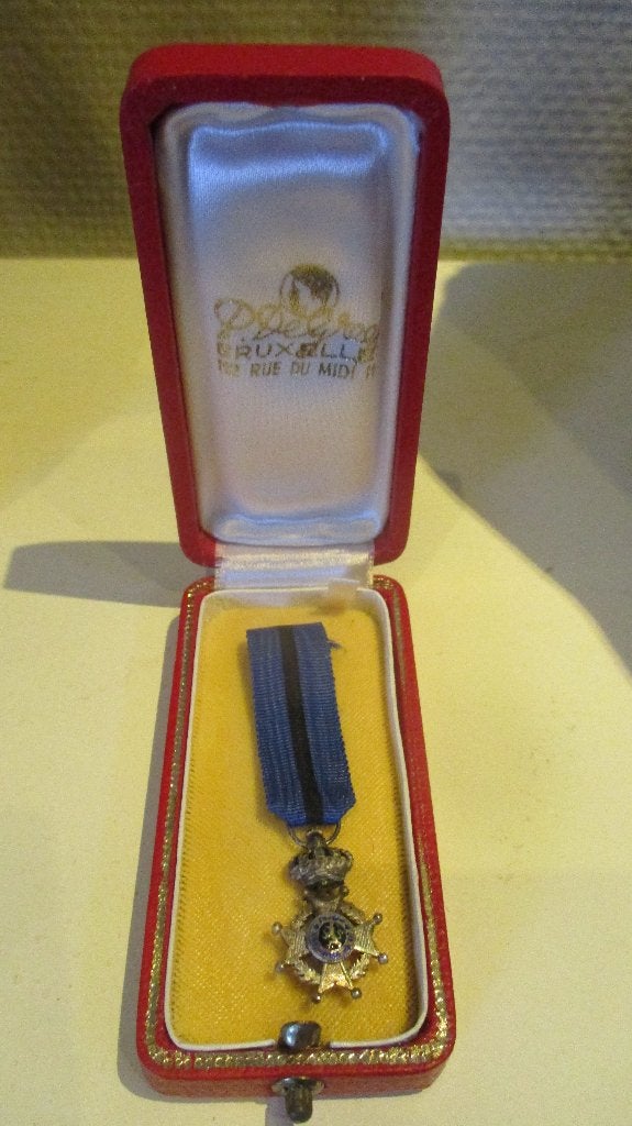 Médaille Belge Ordre de Léopold II, Collections, Enlèvement ou Envoi, Autres, Ruban, Médaille ou Ailes
