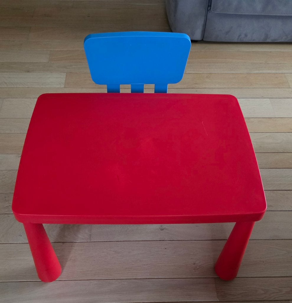 IKEA MAMMUT Kindertafel met stoeltje (Rood & Blauw), Ophalen, Gebruikt, Tafel(s) en Stoel(en)