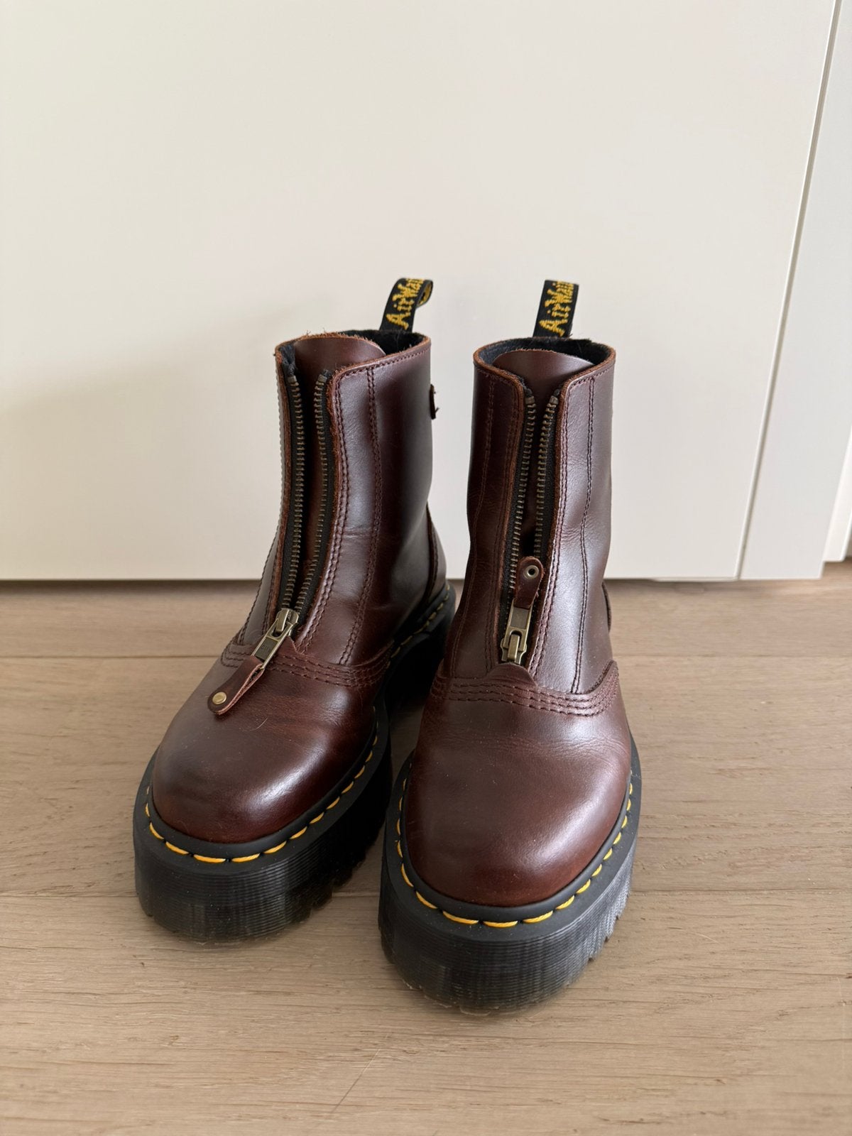 Dr Martens Jetta enkellaarsjes, donkerbruin, maat  38, Ophalen, Zo goed als nieuw