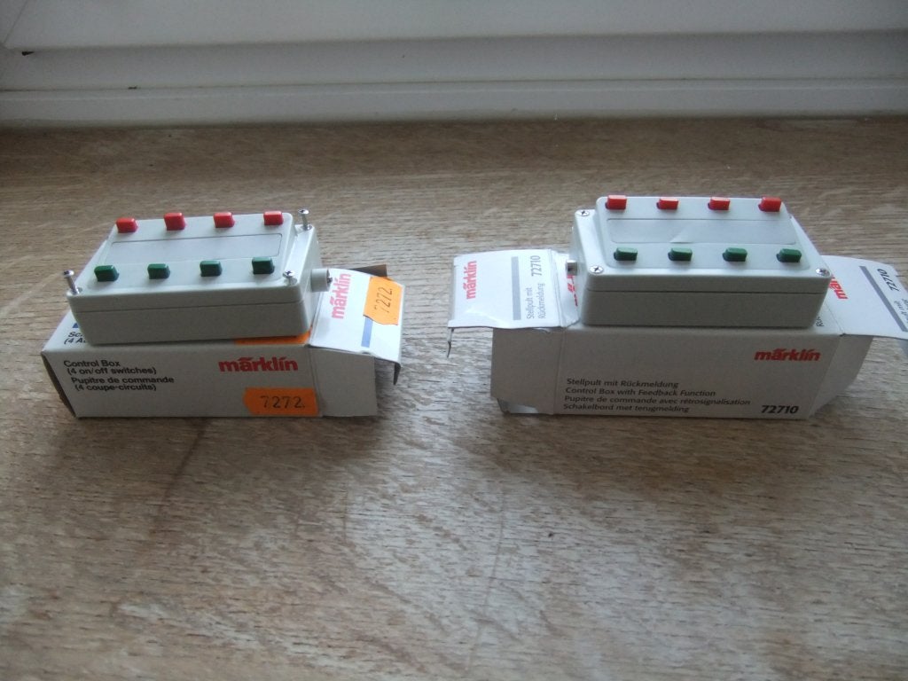 Märklin h0 - 2 pupitres de commande, Analogique, Enlèvement ou Envoi, Courant alternatif, Comme neuf