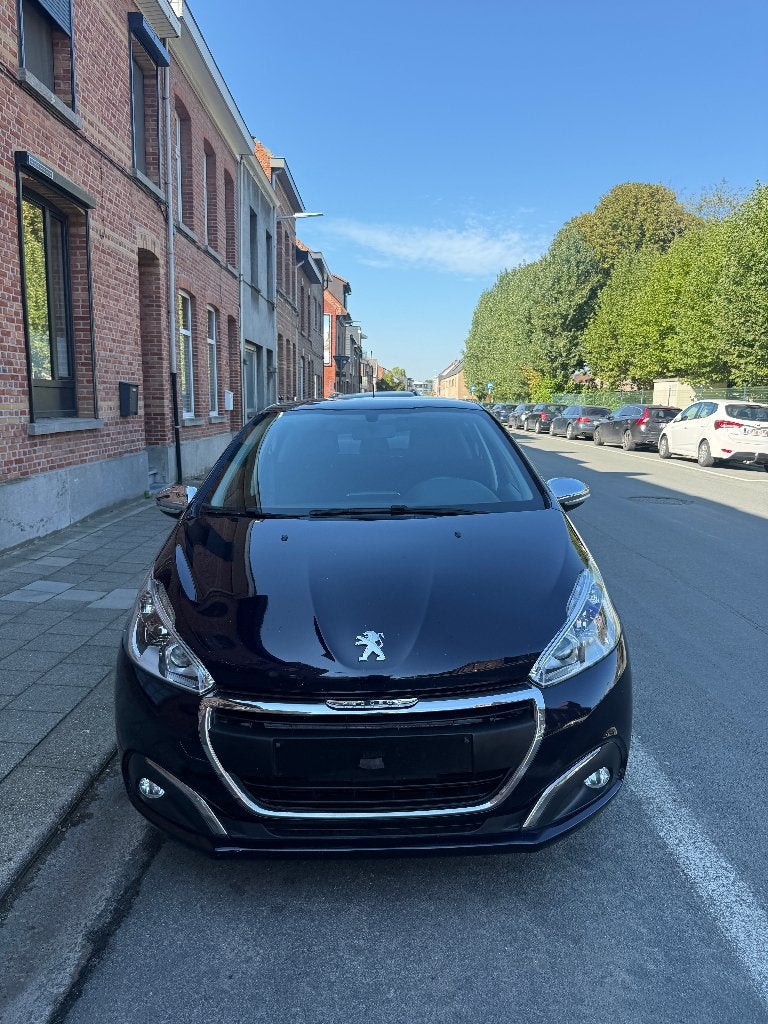Peugeot 208 1.2 Naft - CarPlay - Gekeurd voor Verkoop, Autos, Achat, Euro 6, Boîte manuelle, Entretenue par le concessionnaire