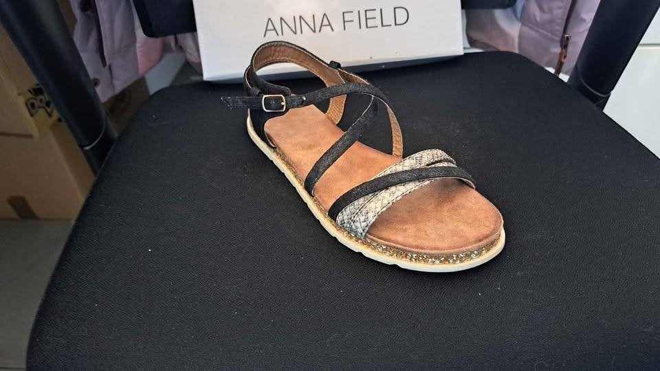 Sandalen maat 42, Ophalen, Zo goed als nieuw, Sandalen of Muiltjes