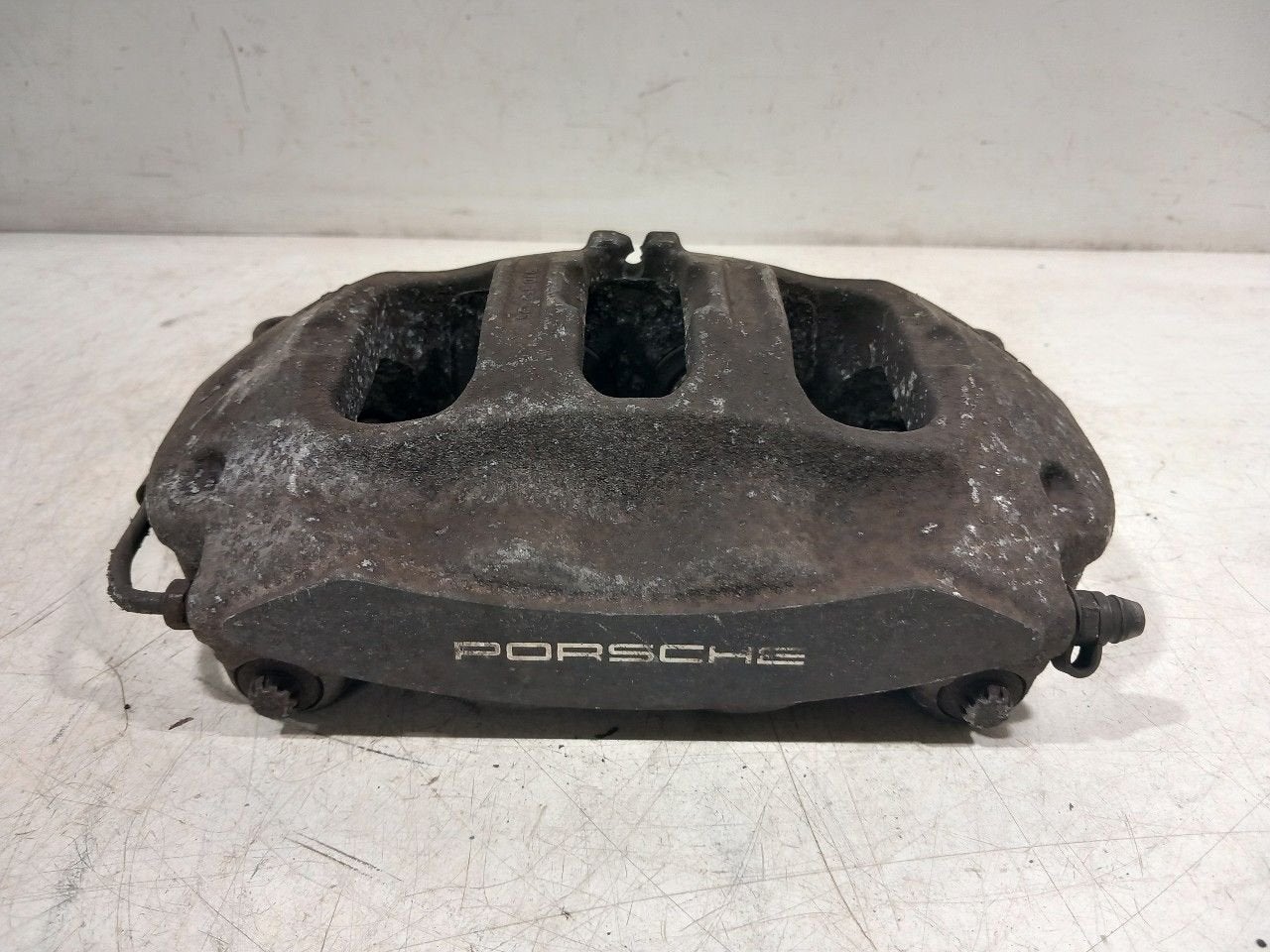 Remklauw rechts achter Porsche Panamera, Onderdelen@venauto.nl, Van der Ven Autorecycling B.V., Gebruikt, Ettenseweg 76, 4706 PB Roosendaal, The Netherlands